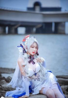 关秀媚三级露全乳