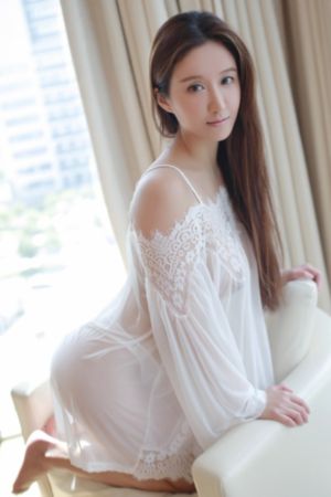 年轻的女老师