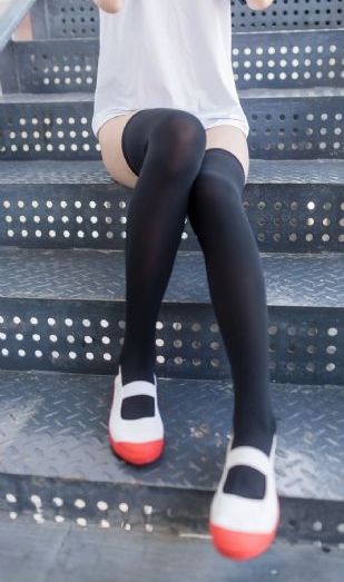 胸大的女大学生